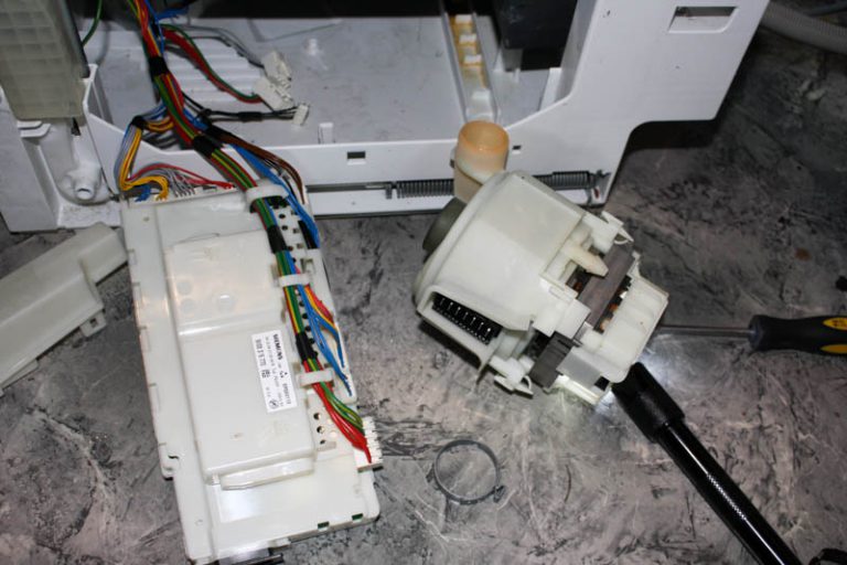 Bosch Geschirrspüler Silence Plus Fehler E24 (und neu E15) line18.de